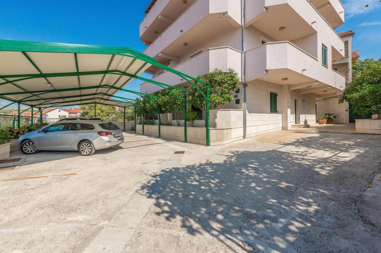 Apartments Ivana-Mira Okrug Gornji Exterior foto